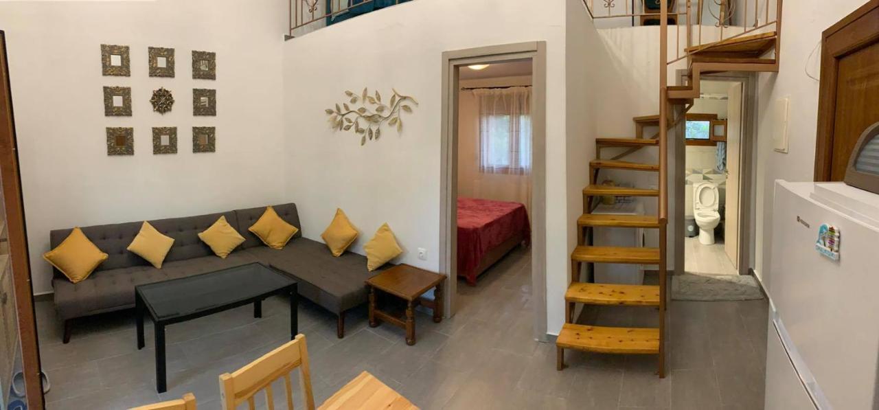 To Petrino Spiti Daire Possidi Dış mekan fotoğraf